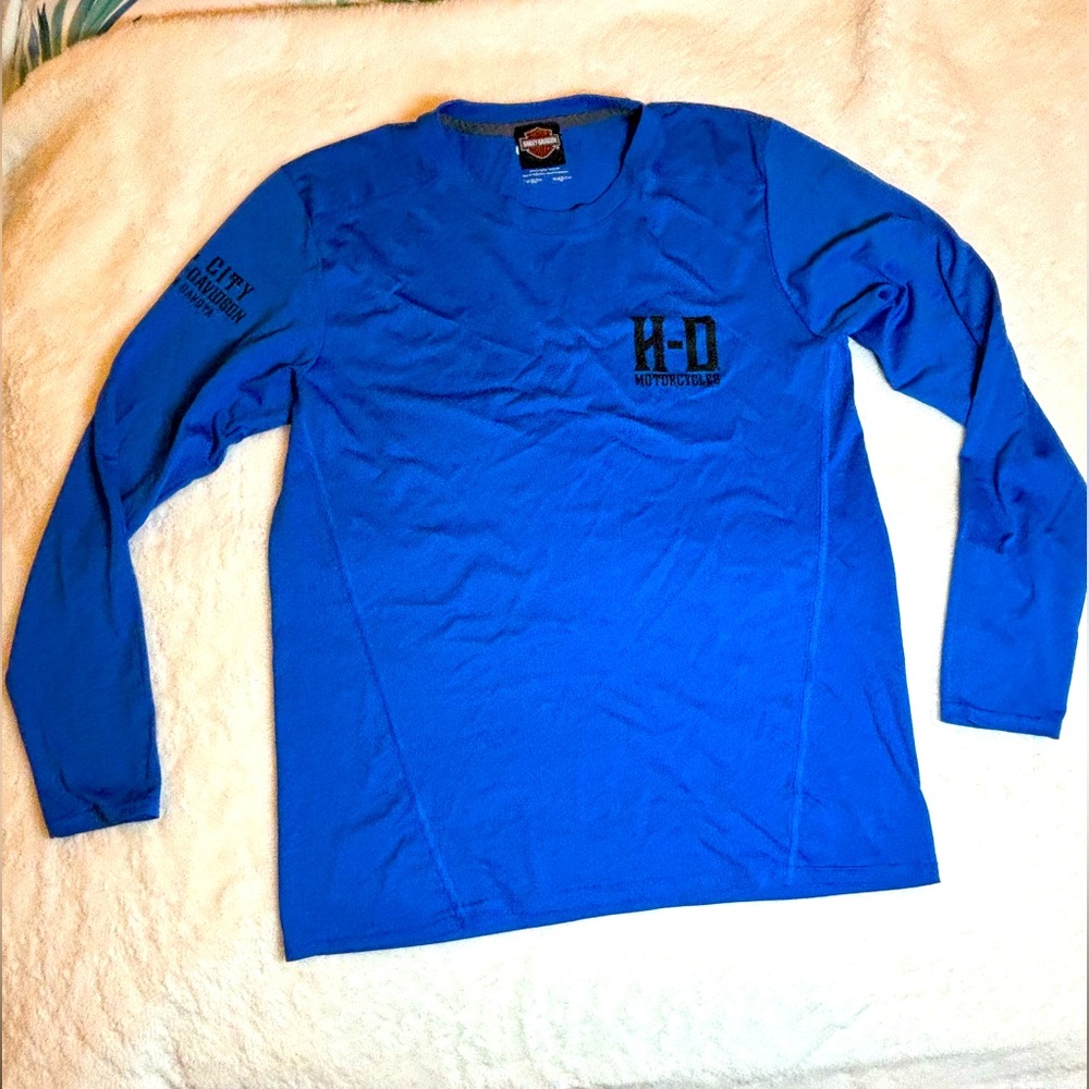 Excellent Condition Harley Davidson performance shirt. Size Medium.